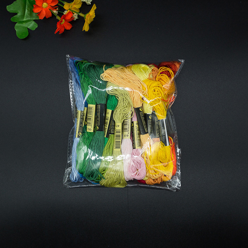 C 24/100/50 Multicolor Cross   - огляд і ціна Embroidery Floss